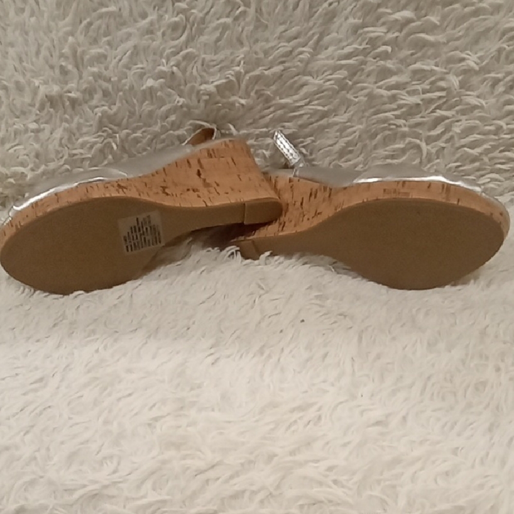 Apt. 9 Silver Peep-Toe Slingback Heels - Picture 5 of 7